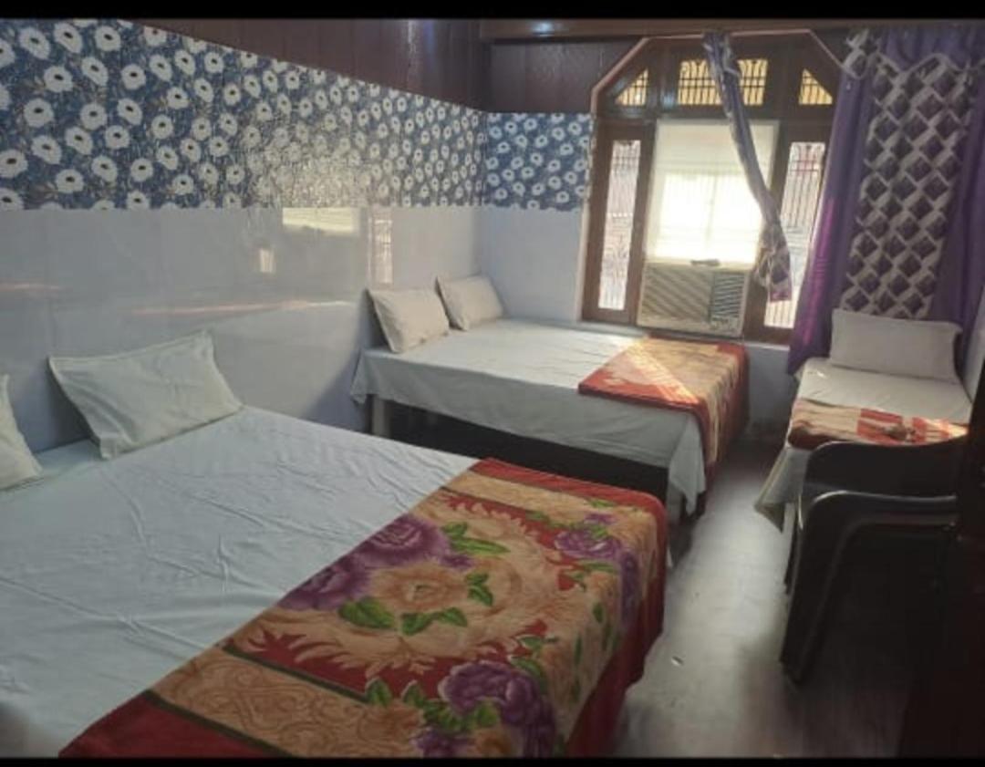 Kashi Annapurna Guest House バラナシ 部屋 写真